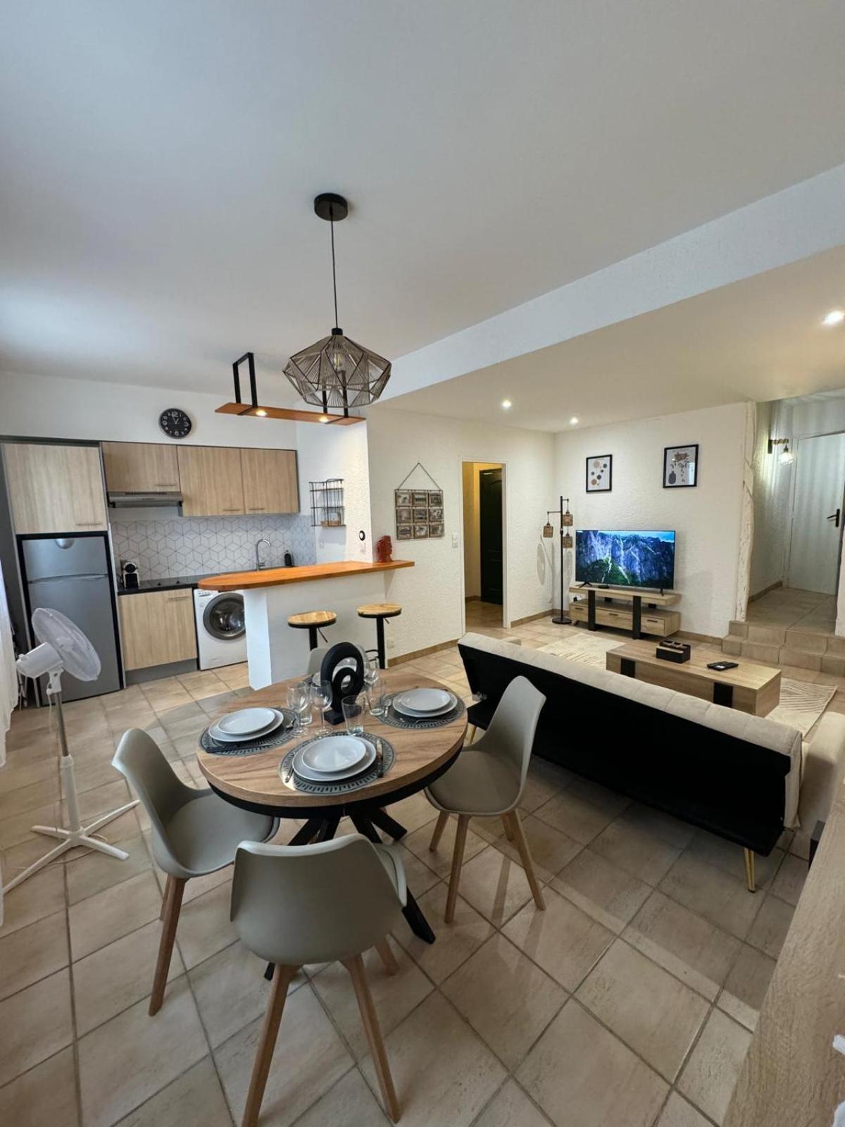 Charmant Appartement En Hypercentre De Castelnaudary Buitenkant foto