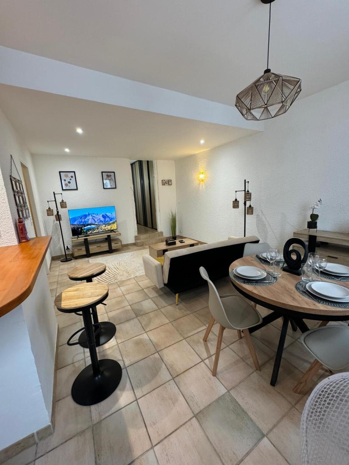 Charmant Appartement En Hypercentre De Castelnaudary Buitenkant foto