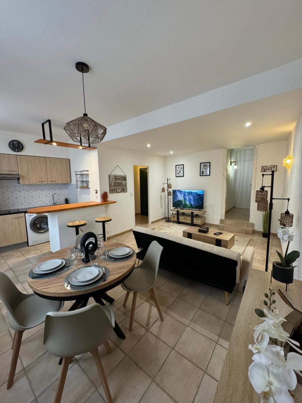 Charmant Appartement En Hypercentre De Castelnaudary Buitenkant foto